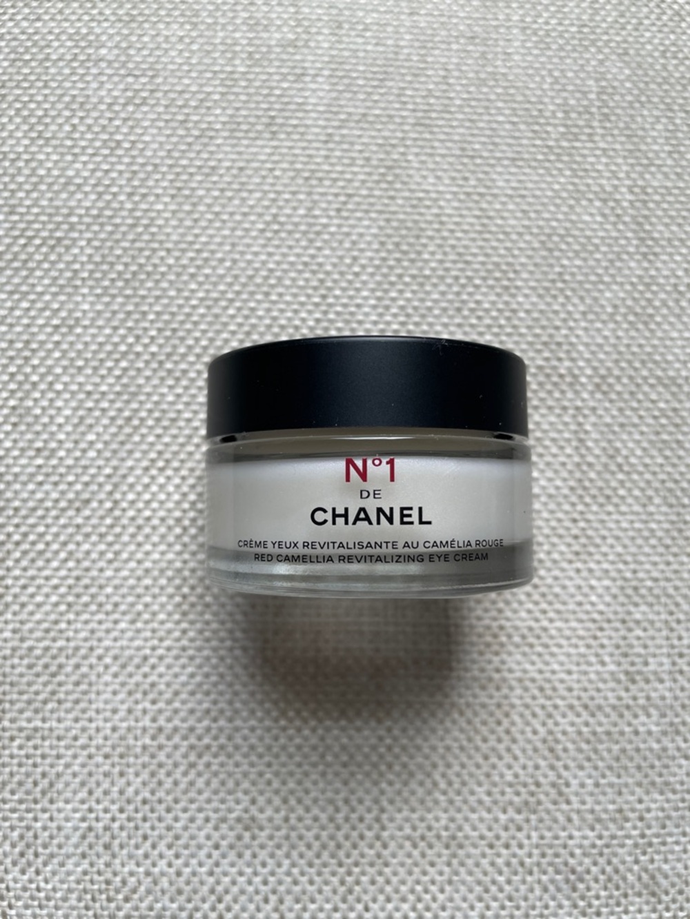 CHANEL N°1 Red Camellia Revitalizing Eye Cream - White & Black